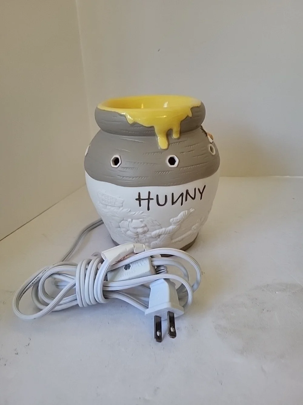 Scentsy Disney Winnie The Pooh Hunny Pot Wax Warmer